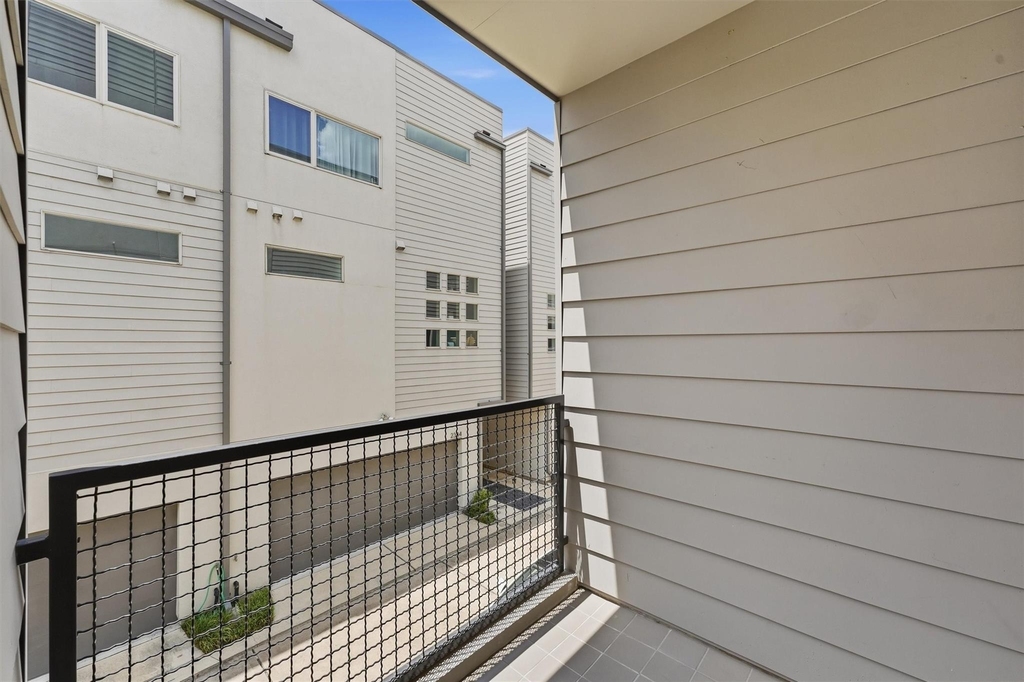 2338 Commerce Street - Photo 19