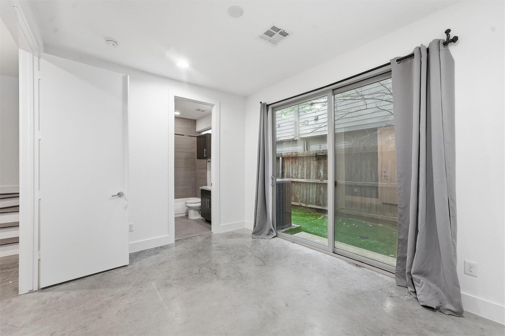 2338 Commerce Street - Photo 7