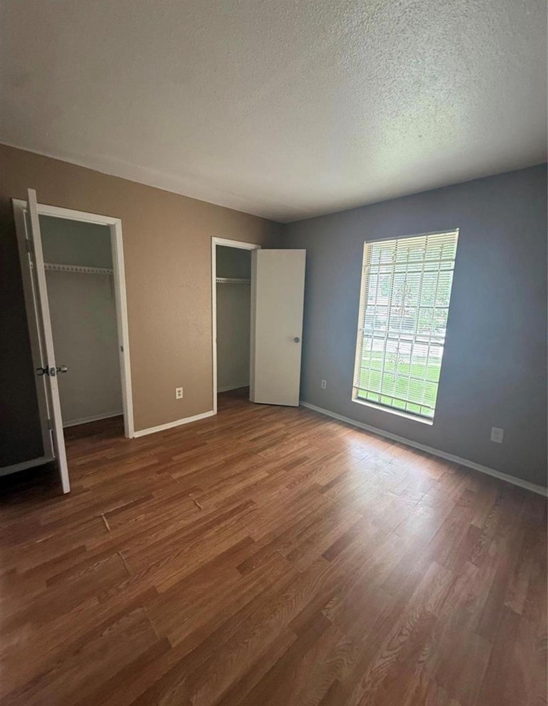 8323 Wilcrest Drive - Photo 4