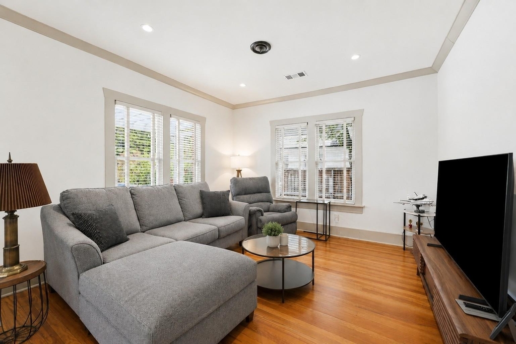 1114 Merrill Street - Photo 5