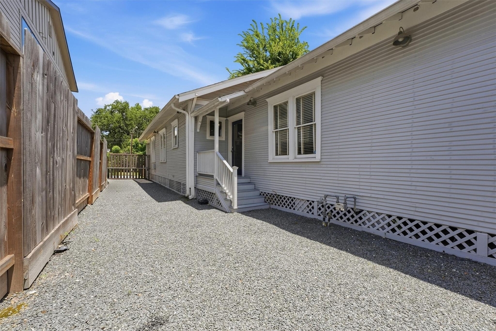 1114 Merrill Street - Photo 20