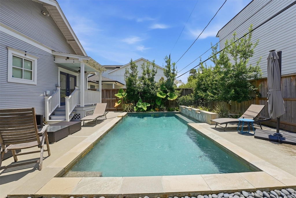 1114 Merrill Street - Photo 2