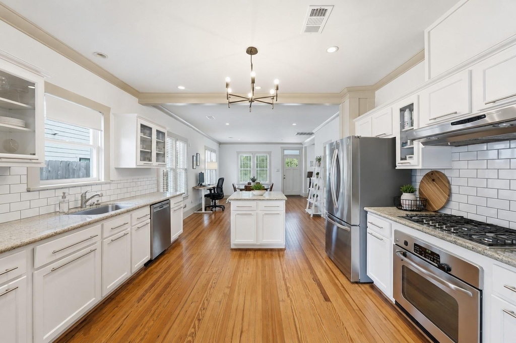1114 Merrill Street - Photo 3