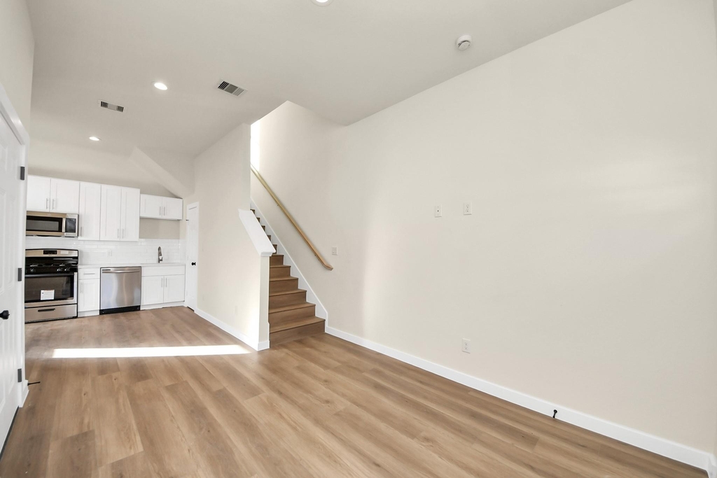 8025 Peachtree Street - Photo 5