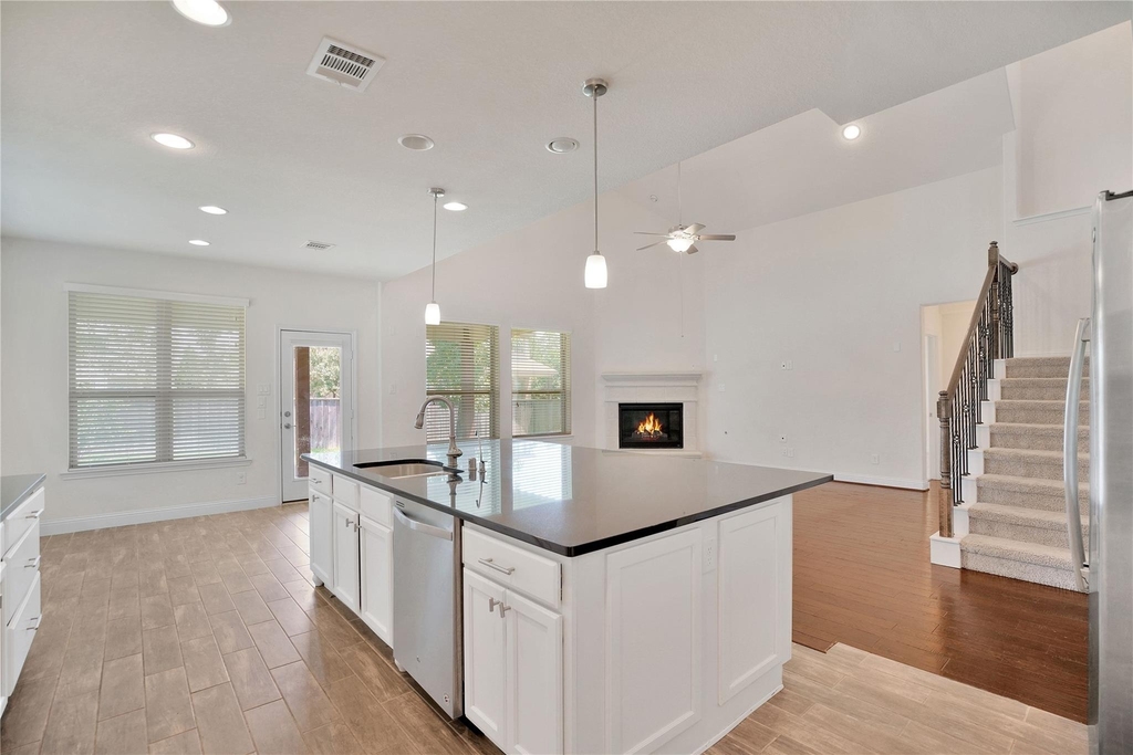 18 Garden Path Place - Photo 12