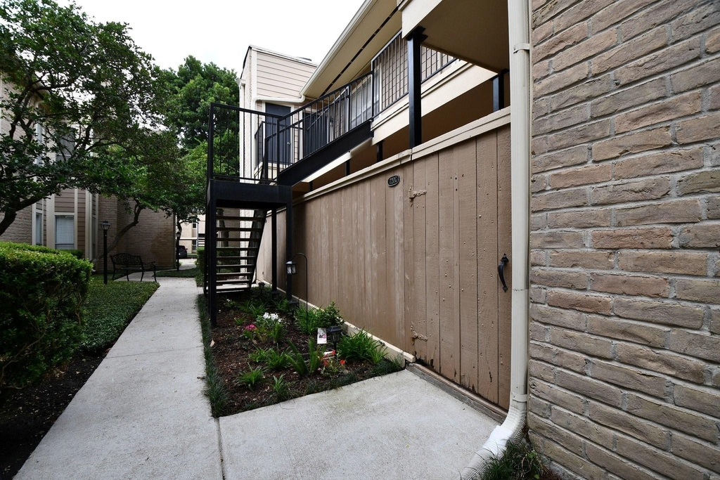 720 Bering Drive - Photo 0
