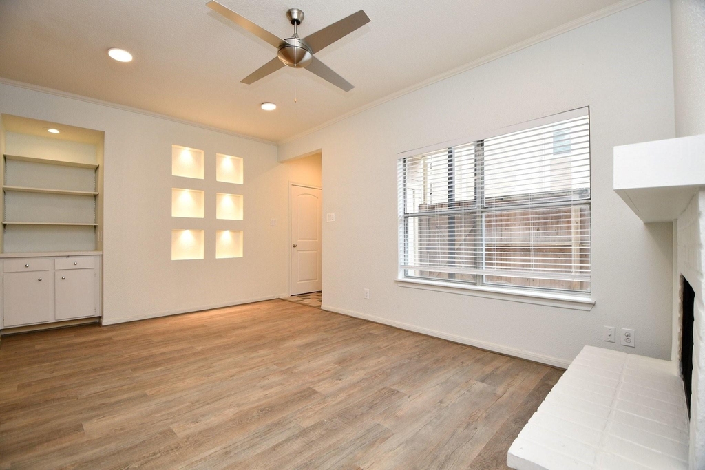 720 Bering Drive - Photo 5