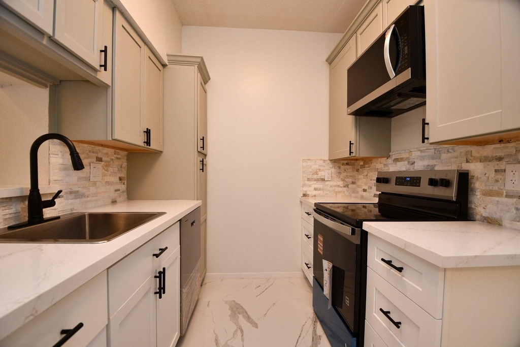 720 Bering Drive - Photo 11