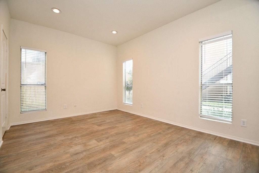 720 Bering Drive - Photo 15