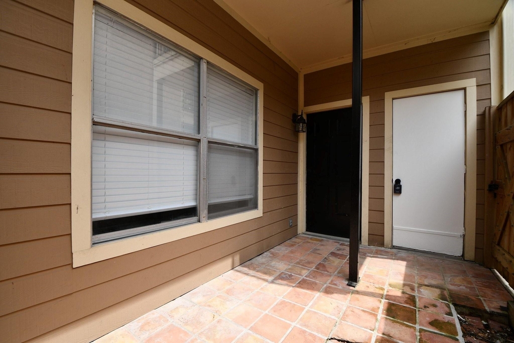 720 Bering Drive - Photo 2