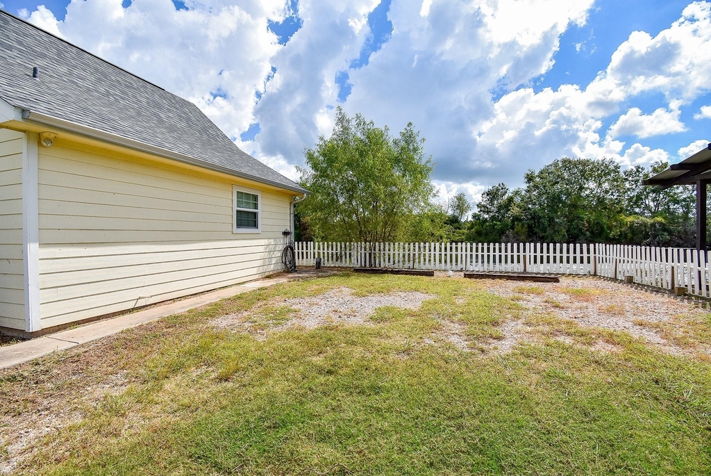 330 N Dixie Drive - Photo 1