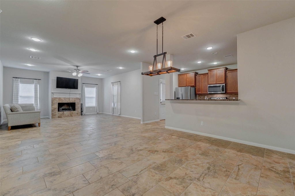 3811 Springcrest - Photo 4