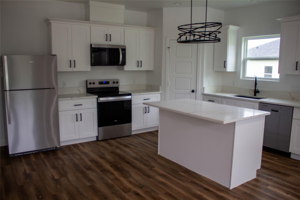 106 Runnels Street - Photo 2