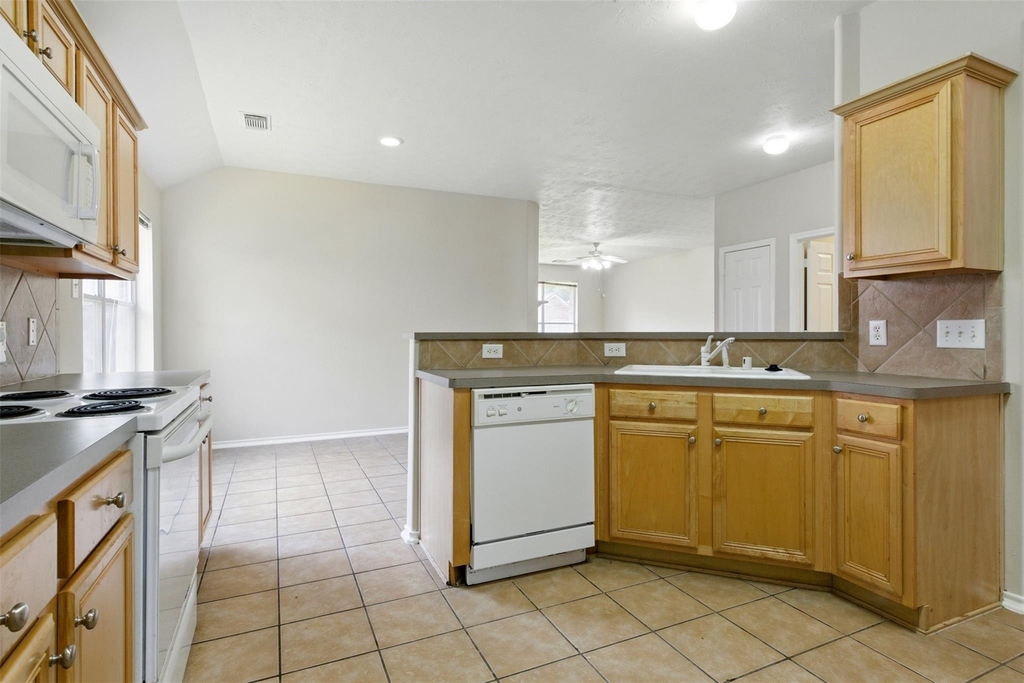 4827 Claymill Court - Photo 8