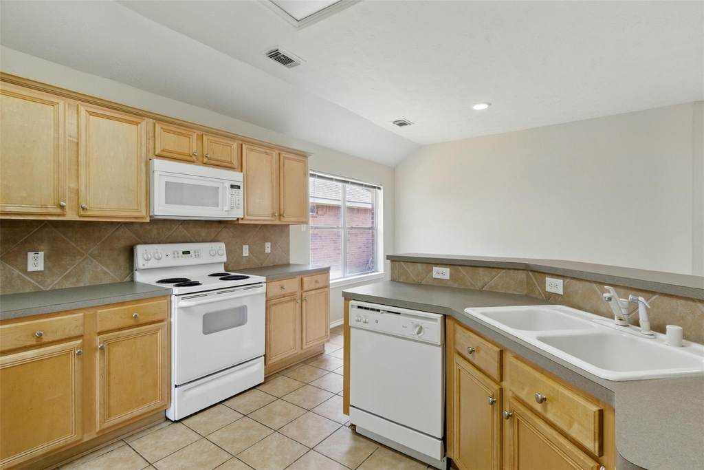 4827 Claymill Court - Photo 10