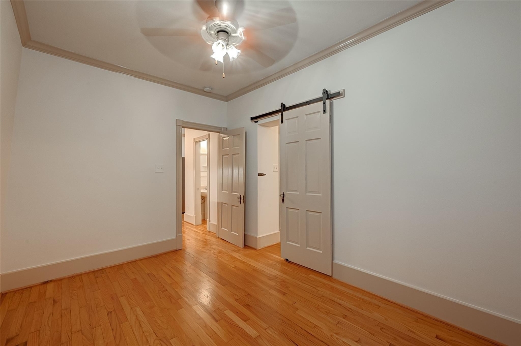 2009 State Street - Photo 13