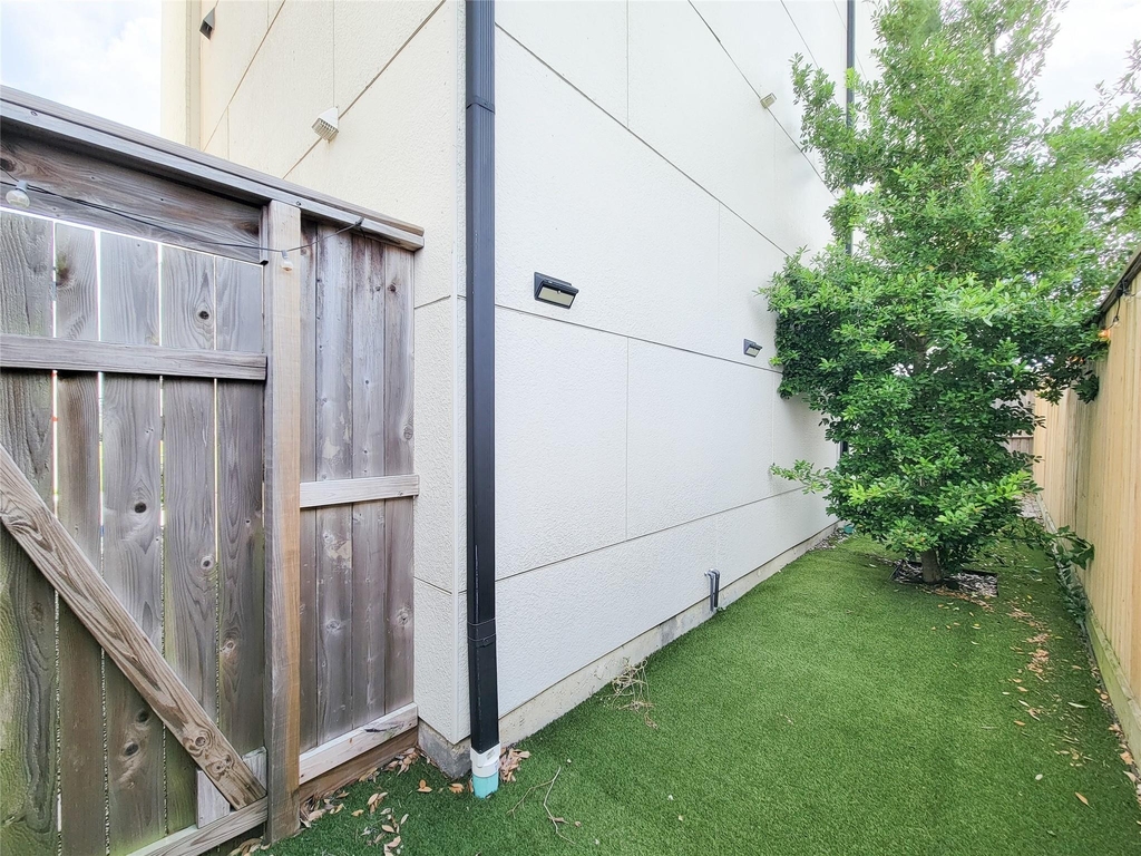 9 N St Charles Street - Photo 30