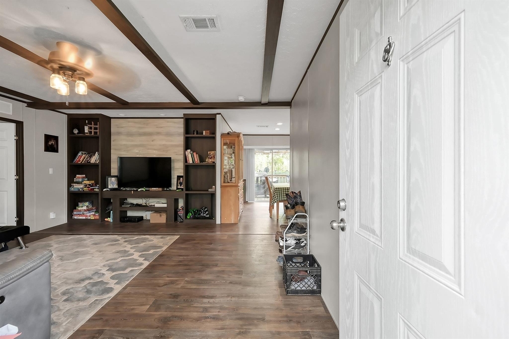 15835 Lowell - Photo 2