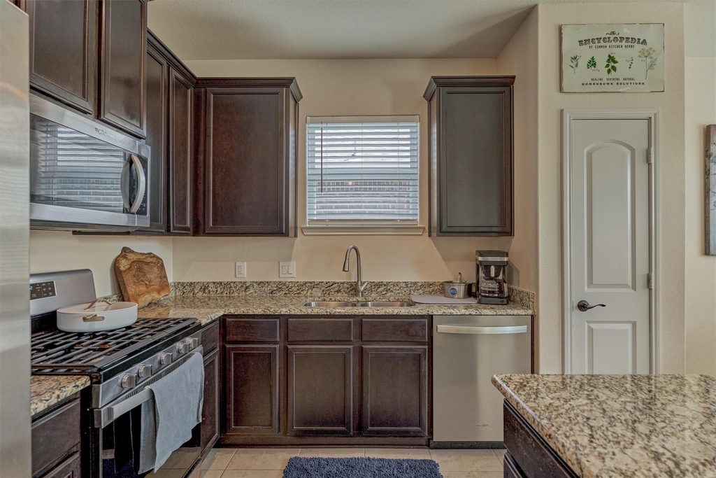 8884 Oval Glass Street - Photo 11