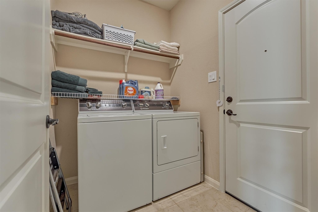 8884 Oval Glass Street - Photo 32