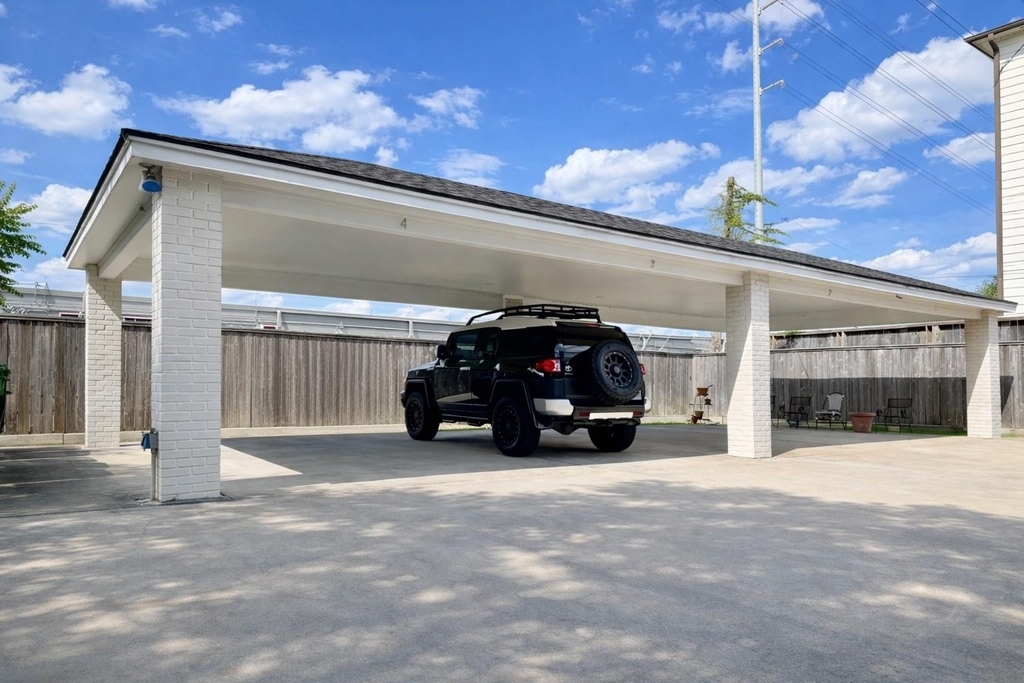 2126 Banks Street - Photo 36