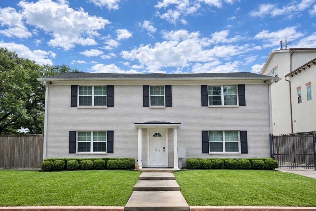 2126 Banks Street - Photo 6