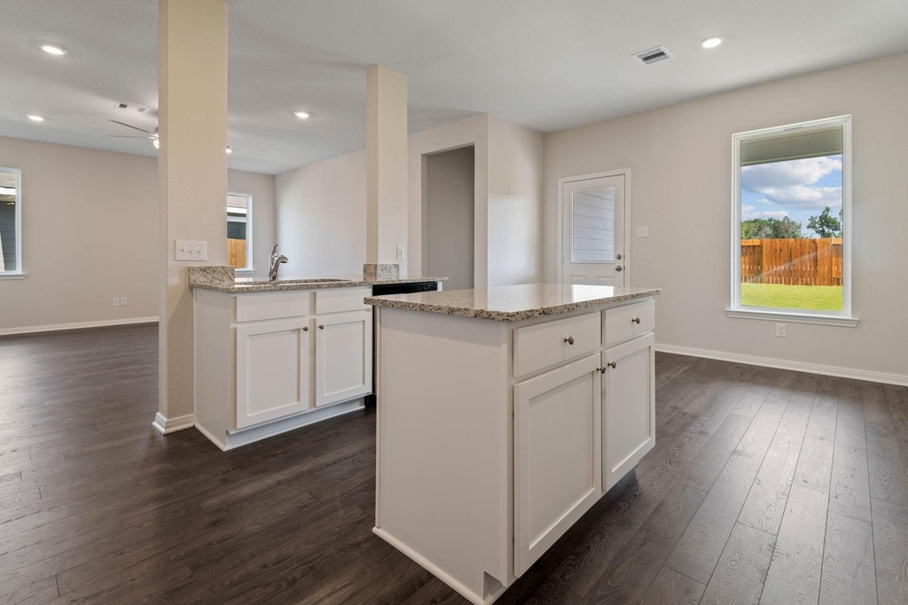 15802 Berry Hill Drive - Photo 9