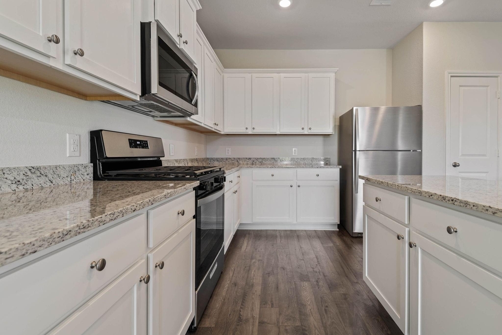 15802 Berry Hill Drive - Photo 6