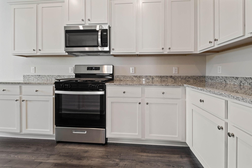 15802 Berry Hill Drive - Photo 8