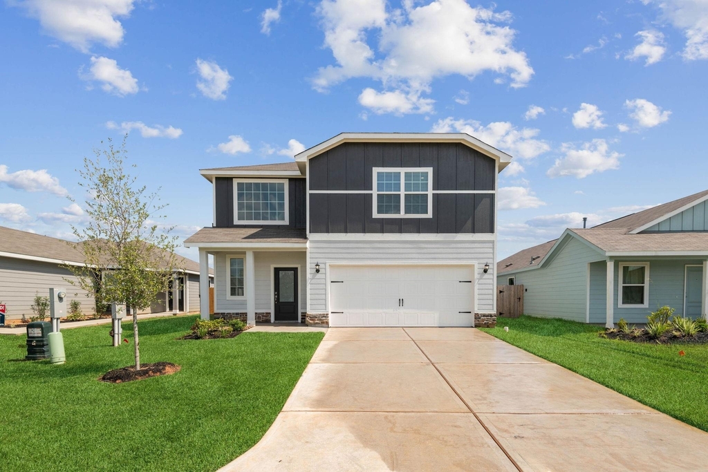 15802 Berry Hill Drive - Photo 0