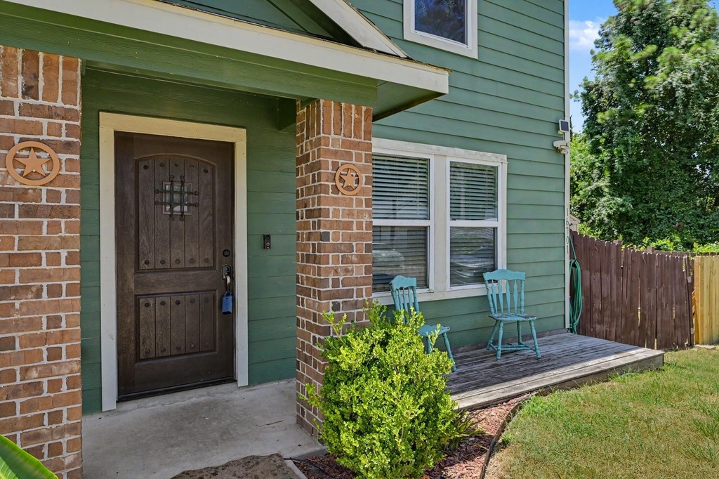 16701 E Hammon - Photo 2