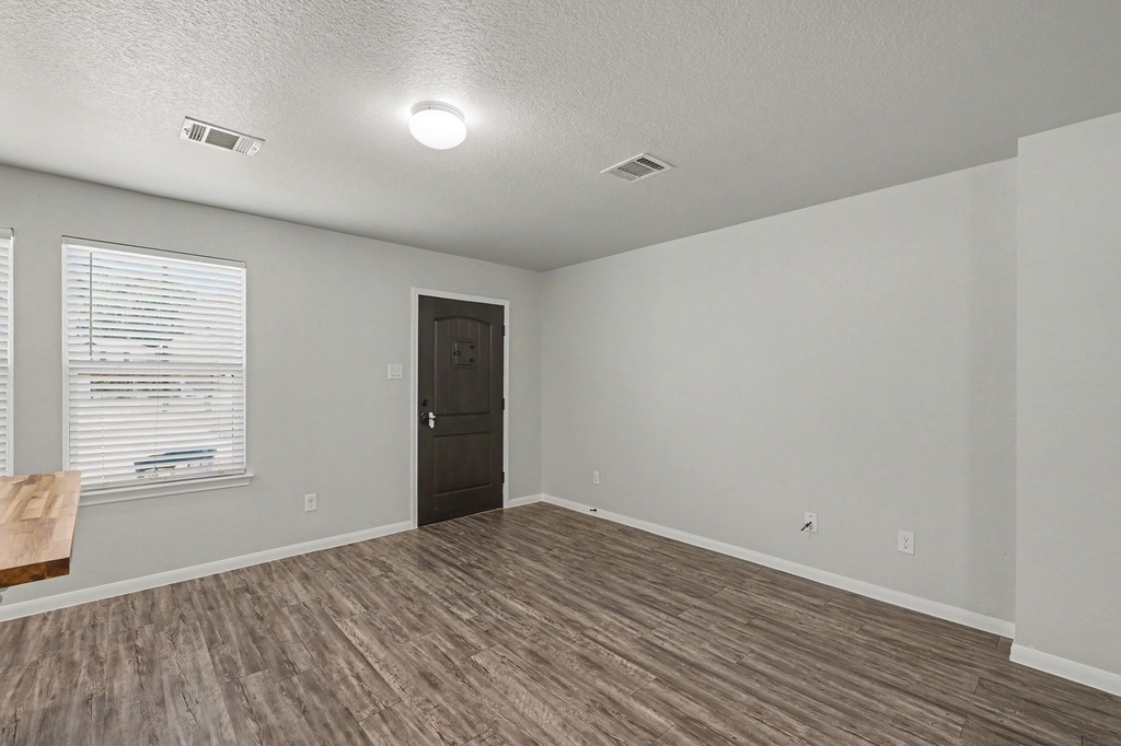 16701 E Hammon - Photo 6