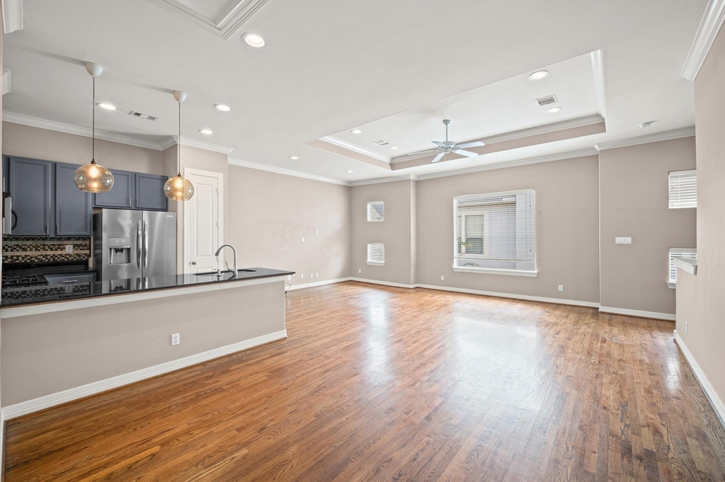 3840 Center Street - Photo 4