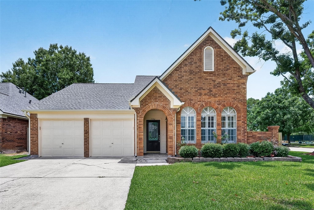 1502 Beechurst Court - Photo 0