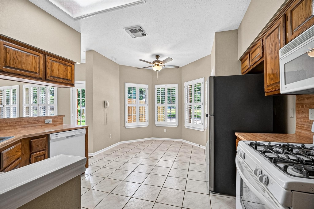 1502 Beechurst Court - Photo 12