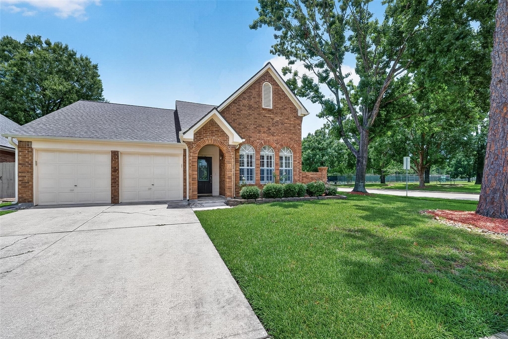 1502 Beechurst Court - Photo 1
