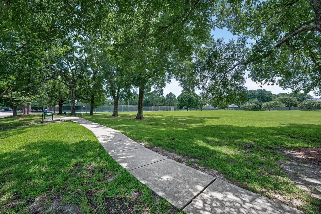 1502 Beechurst Court - Photo 4