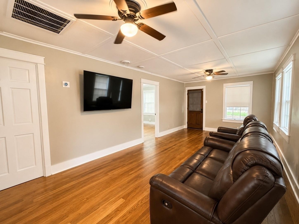 5707 Delfren Lane - Photo 3