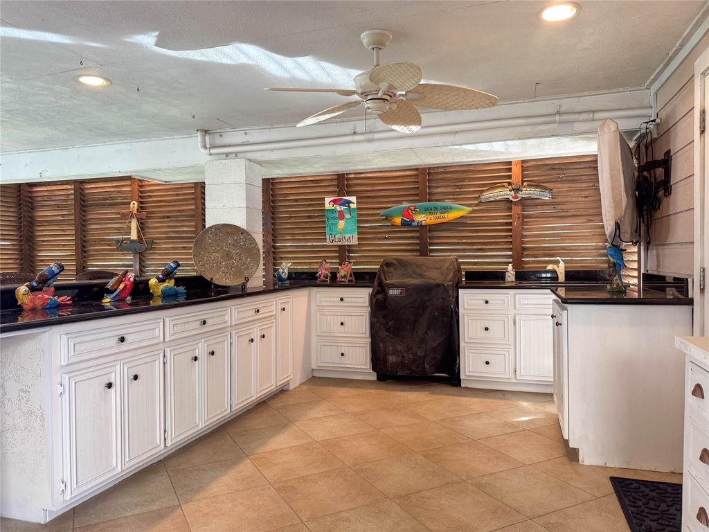 1031 Redfish Street - Photo 4