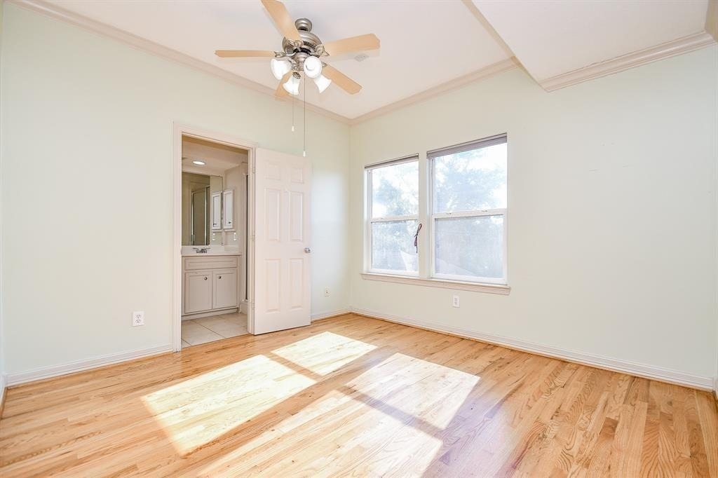 1515 Hyde Park Boulevard - Photo 23