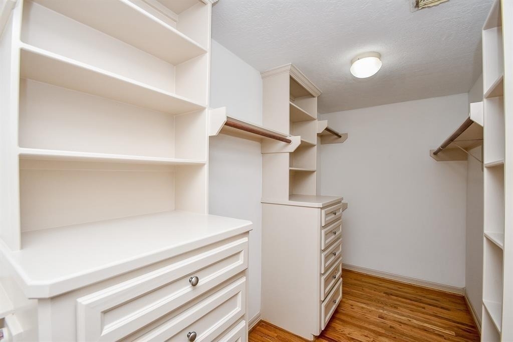 1515 Hyde Park Boulevard - Photo 21