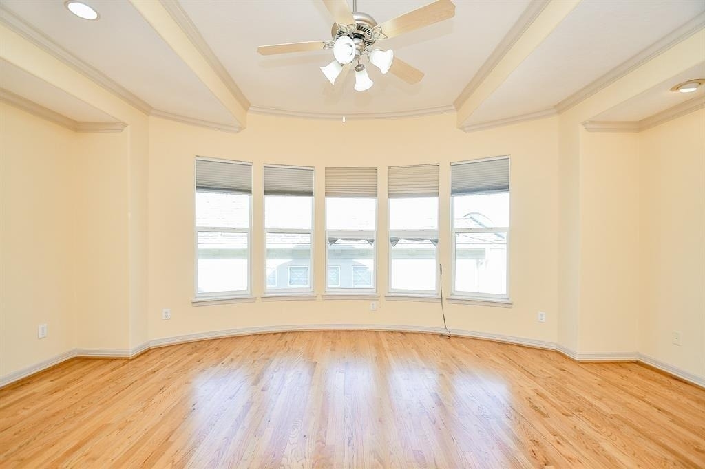 1515 Hyde Park Boulevard - Photo 17
