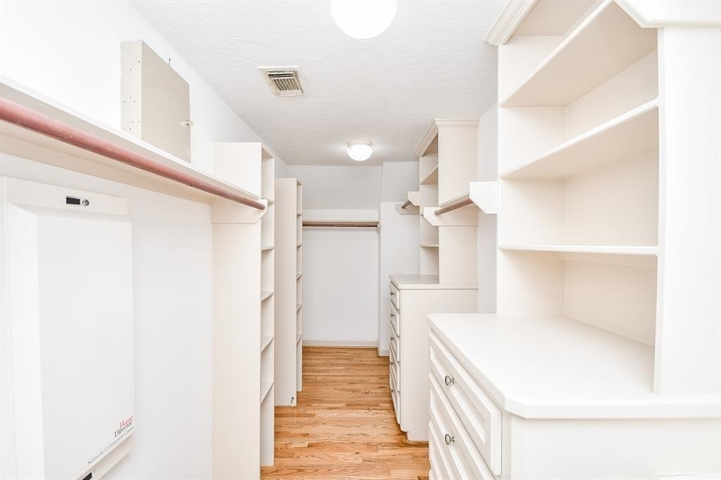 1515 Hyde Park Boulevard - Photo 22