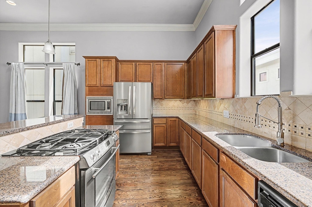 634 Nagle Street - Photo 13