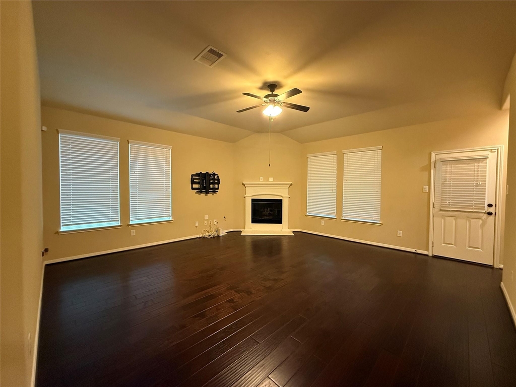 24311 Piazza Drive - Photo 11