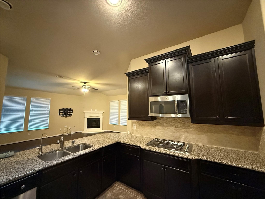 24311 Piazza Drive - Photo 8