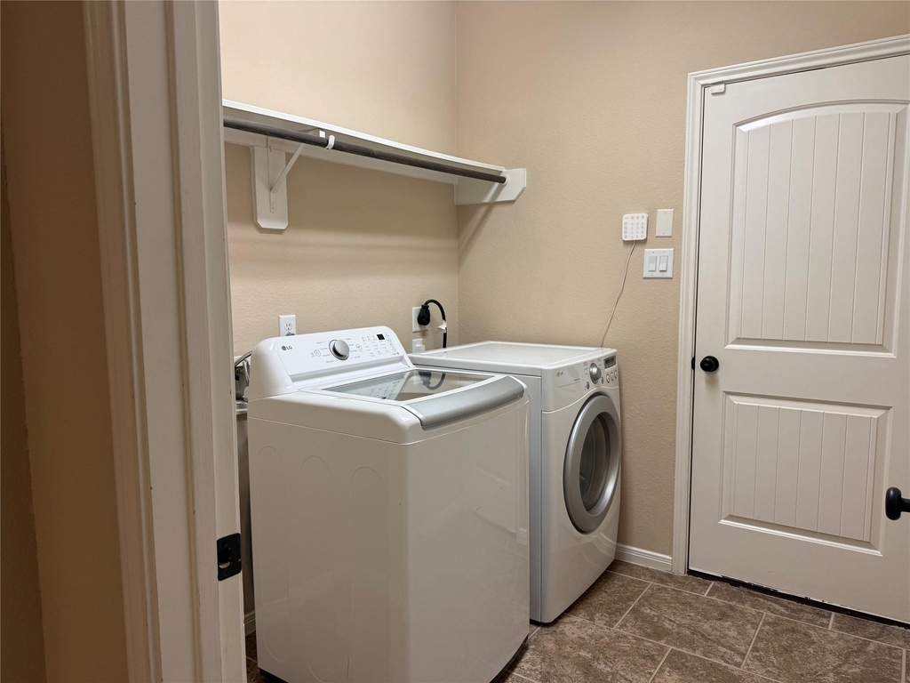 24311 Piazza Drive - Photo 12
