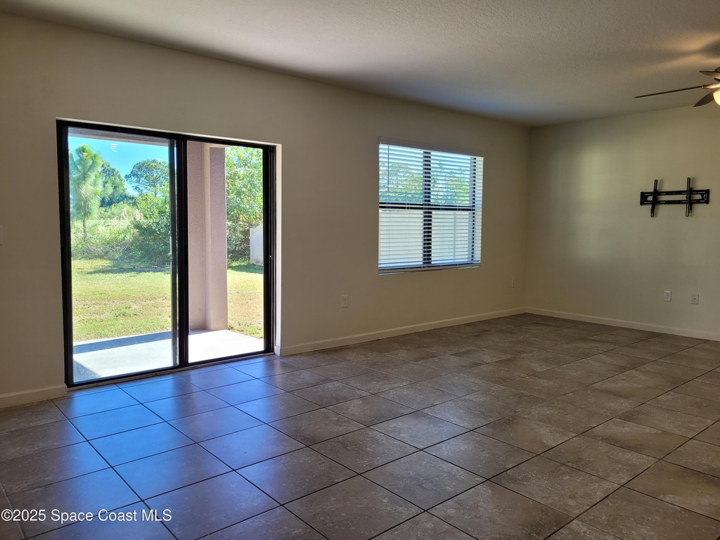 760 Acadia Court Se - Photo 7