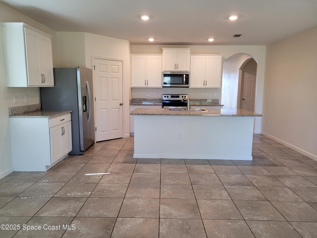760 Acadia Court Se - Photo 6