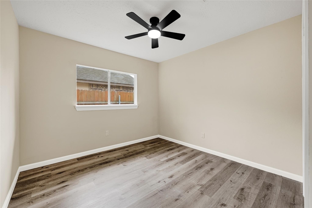 5306 Shady Gardens Drive - Photo 8